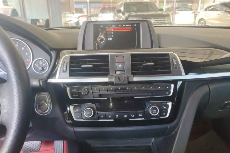 Used BMW 3 Series 2017 320Li xDrive Fashion Model
