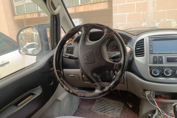 Used FORTHING Lingzhi 2015 V3 1.6L 7-Seater Standard Model
