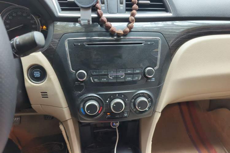 Used Suzuki Alivio 2015 1.6L Manual Enjoyment Model Audio And AC Panel