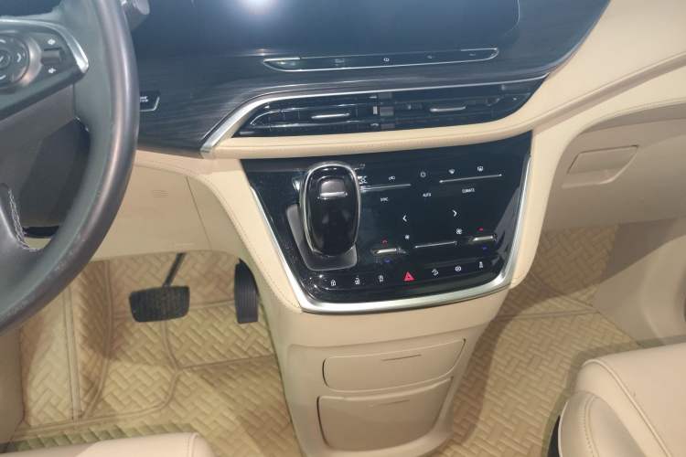 Used Buick GL8 2022 ES Land Cruiser 653T Luxury Model Gear Lever