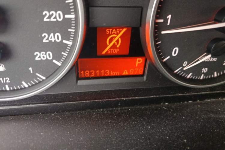 Used BMW X1 2015 sDrive18i Fashion Upgrade Edition Odometer Close Up