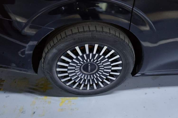 Used Zeekr 009 2022 WE Edition Right Rear Wheel Hub