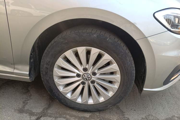 Used Volkswagen Lavida 2019 1.5L Automatic Comfort Edition China VI Standard Right Front Wheel Hub