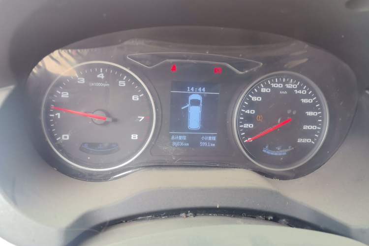 Used JAC Refine M3 2022 1.8L 7-seat Standard Edition