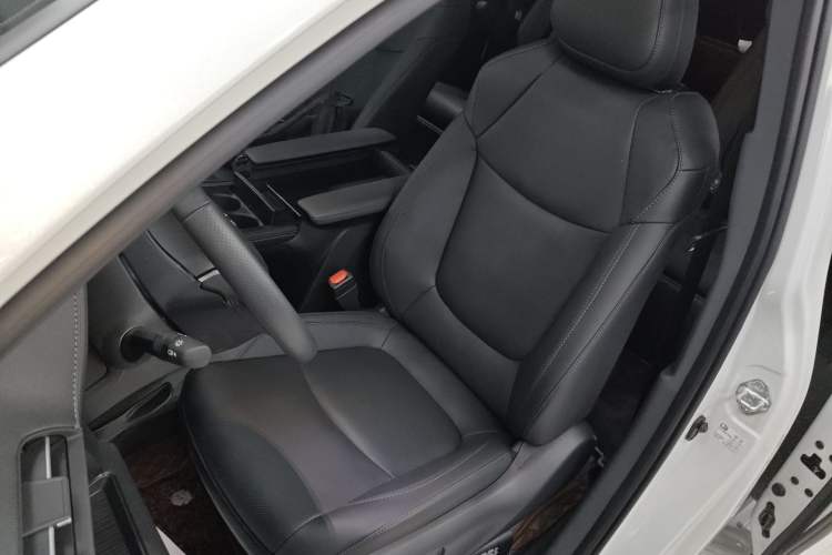Used Toyota SIENNA 2026 Model 2.5L Dual-Engine Four-Wheel-Drive Prestige Edition Left Front Seat