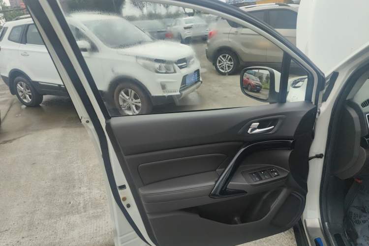 Used GAC Trumpchi GS4 2017 235T Manual Two-Wheel Drive Luxury Edition