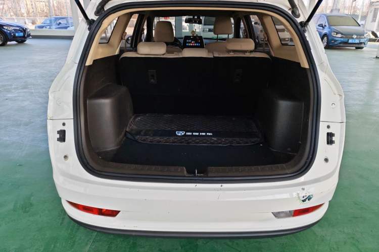 Used Baojun 310W 2017 1.5L Manual Comfort Version China VI Emission Standard
