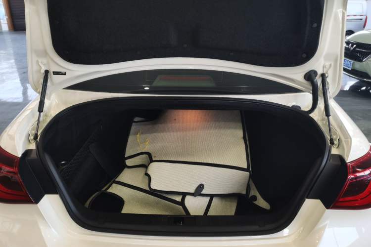 Used Infiniti Q70 2019 Q70L 2.0T Elite Plus Version