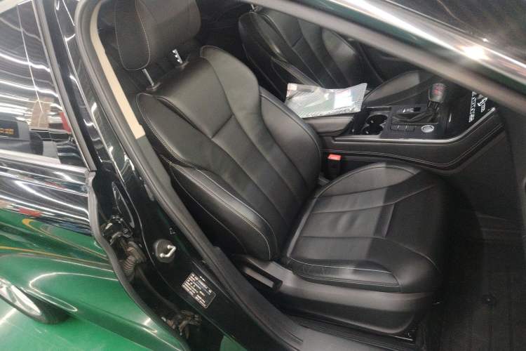 Used Hongqi H5 2018 30TD Dynamic Edition
