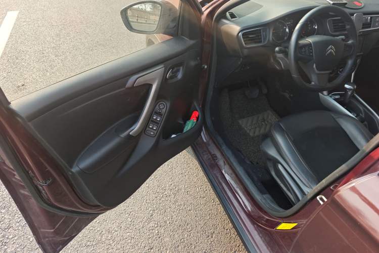 Used Citroen C3-XR 2015 1.6L Automatic Pioneer Model
