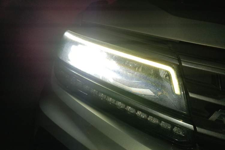 Used Volkswagen Tiguan L 2019 Revised 330TSI Automatic Two-Wheel Drive R-Line Flagship Edition China V Emission Standard