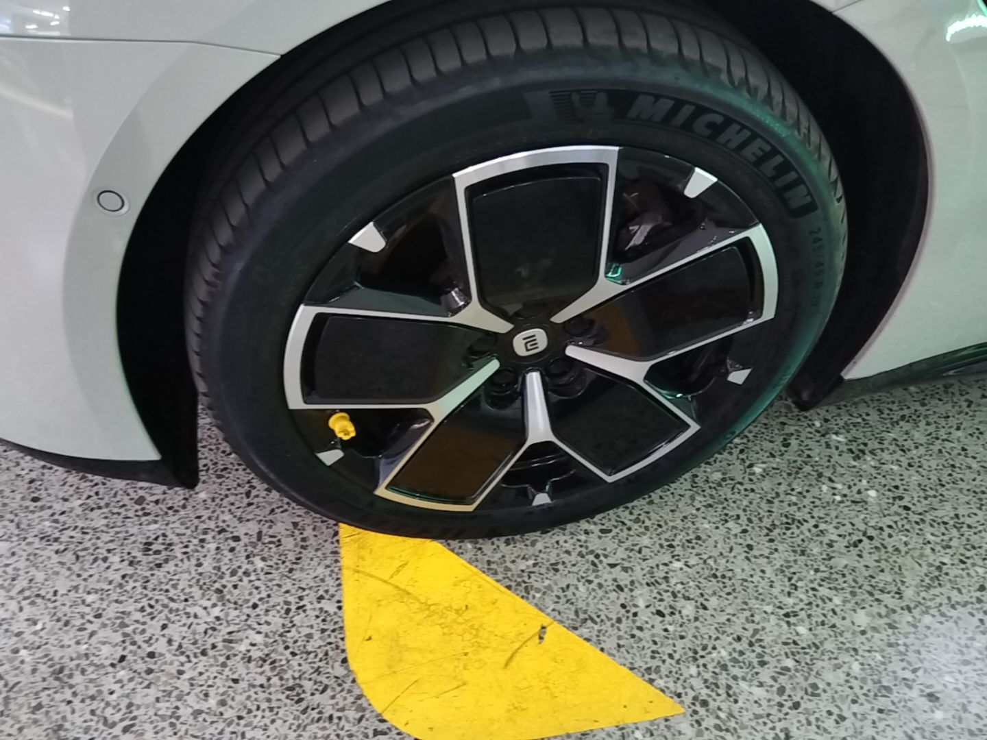 Xiaomi Auto SU7 2024 Rear-Drive Ultra-Long Range Advanced Pro-Level Intelligent Driving Version — снимка 10