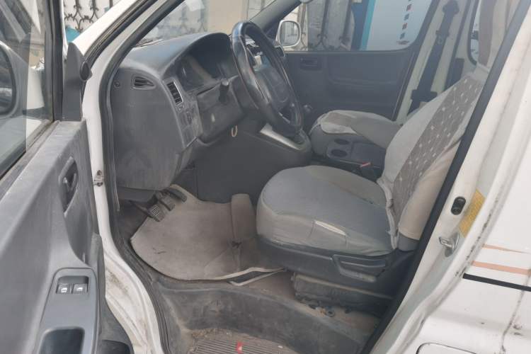 Used Jinbei Express 2020 2.0L Upgraded Version China V Emission Standard 6-Seater V19 Driver Seat