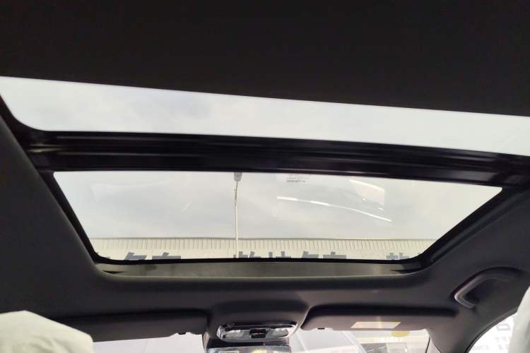 Used Geely Auto Preface 2026 Model Oriental Yao 1.5TD Fuyao Edition Headliner