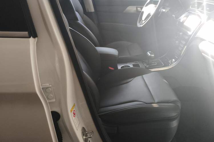 Used Haval H2 2018 1.5T Dual-Clutch Two-Wheel Drive Fashion Model China VI Standard