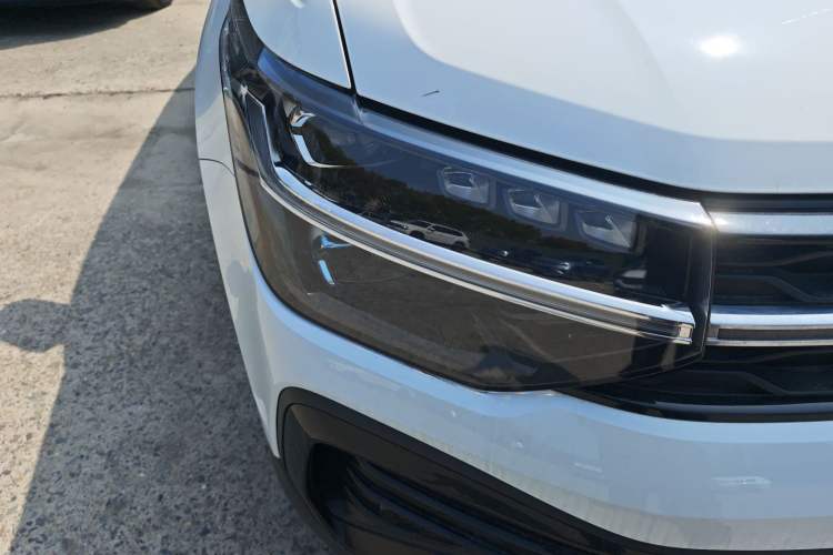 Used Volkswagen Tharu 2024 300TSI Two-Wheel-Drive Moon Luxury Edition Right Front Headlight