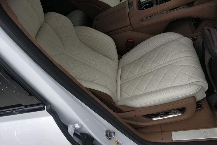 Used Yangwang U8 2023 Luxury Edition
