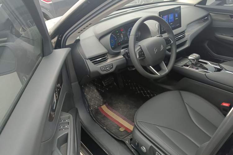 Used Hongqi E-QM5 2023 Revised Version Basic Travel Edition