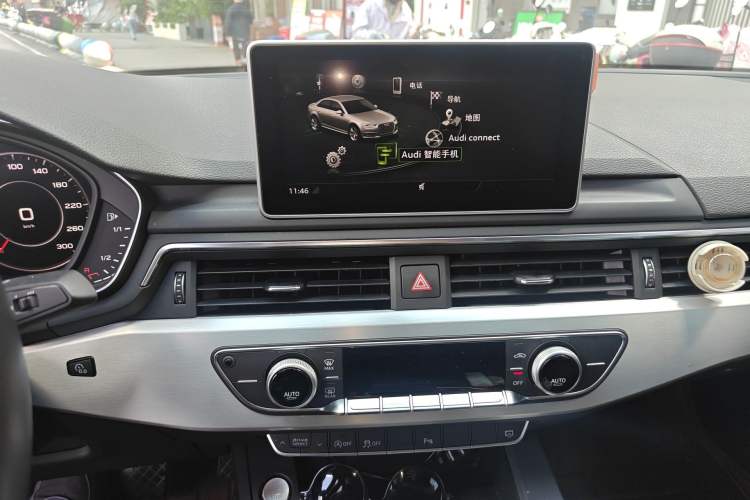 Used Audi A4L 2018 30th Anniversary Edition 40 TFSI Fashion Model Audio And AC Panel