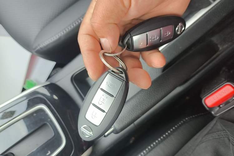 Used Nissan Sylphy 2019 1.6XV CVT Smart Connect Luxury Edition China VI Standard Vehicle Key