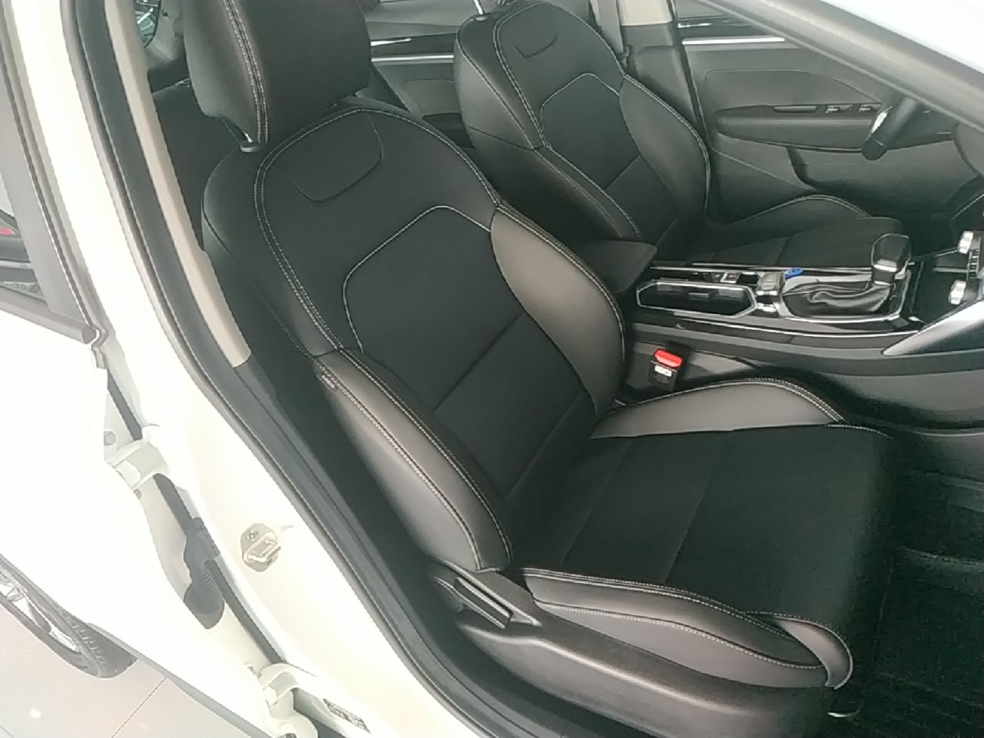 Geely Auto Coolray 2025 Model 1.5L CVT Superpower Edition MAX — снимка 19