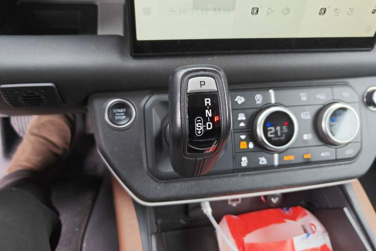 Used Land Rover Defender 2022 90 2.0T P300 X-DYNAMIC HSE