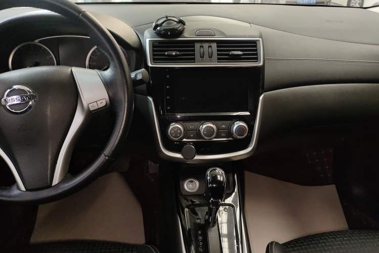 Used Nissan Tiida 2020 1.6L CVT Smart Drive Edition Audio And AC Panel