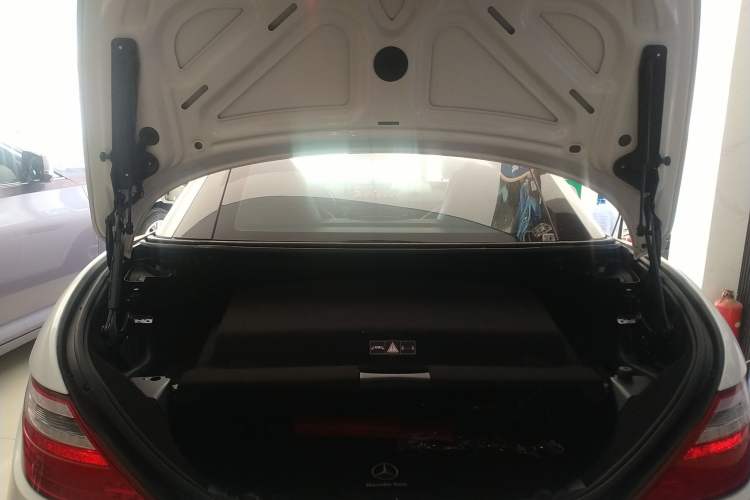 Used Mercedes-Benz SLK-Class 2011 SLK 200 Fashion Model
