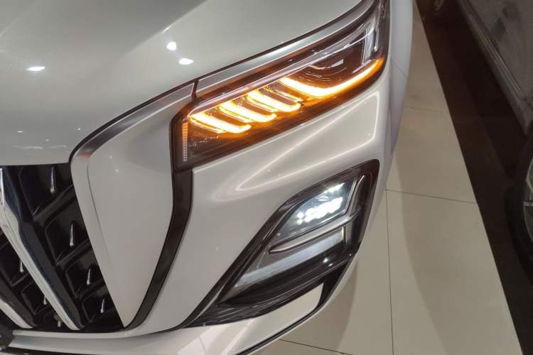 Used Hongqi HS5 2023 2.0T Four-Wheel Drive Flagship Pro Edition
