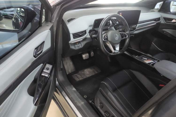 Used Volkswagen ID.4 X 2022 Pure Smart Edition Driver Seat