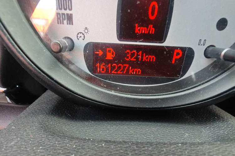 Used MINI Countryman 2011 1.6L COOPER Excitement Odometer Close Up