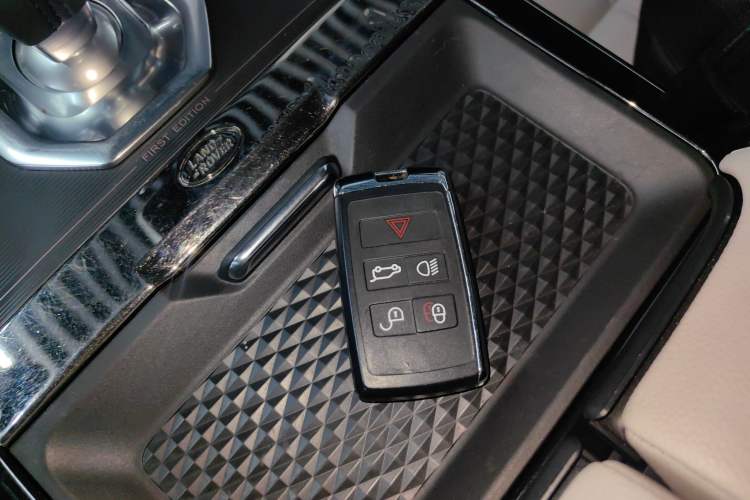 Used Land Rover Range Rover Evoque 2021 Range Rover Velar L 249PS R-Dynamic First Edition
