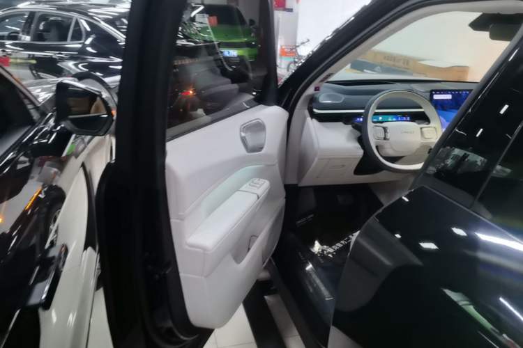 Used Lynk & Co 900 2025 2.0T Ultra Driver Seat