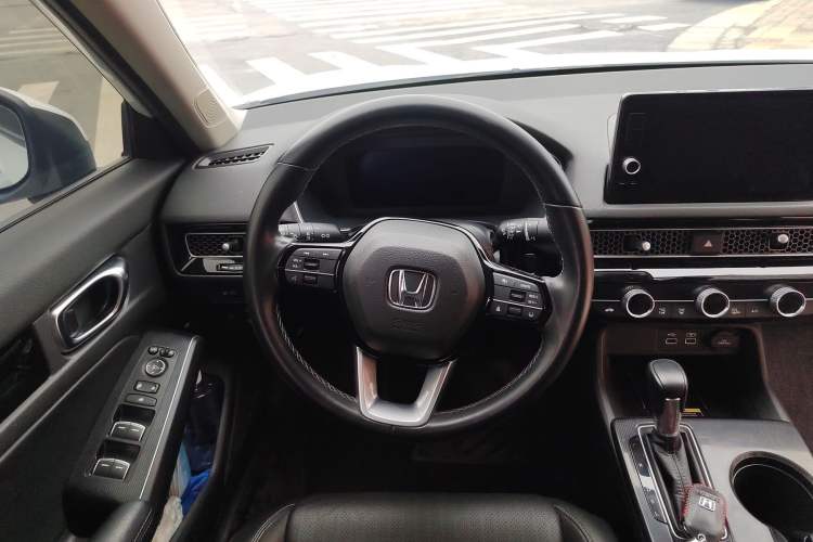 Used Honda Civic 2022 240TURBO CVT Dynamic Control Version
