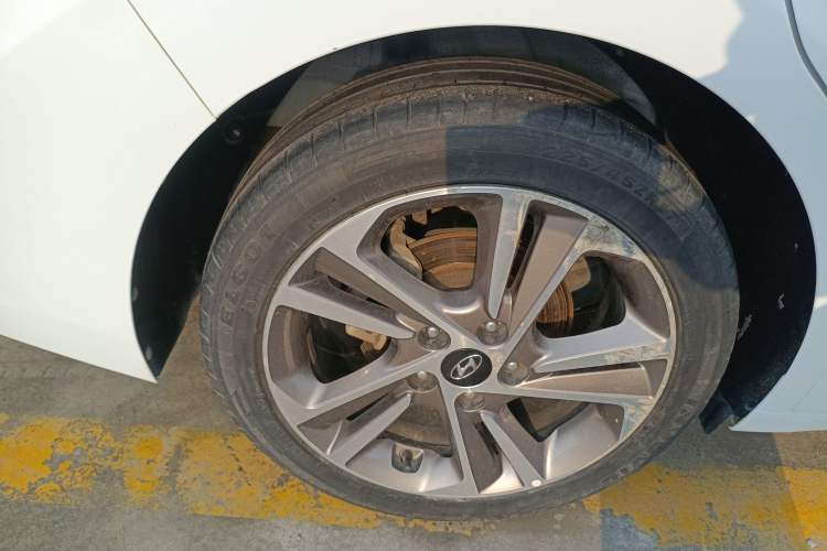 Used Hyundai Elantra (6th Generation / Lingdong) 2016 1.6L Automatic ZhiXuan – Elite Version Right Rear Wheel Hub