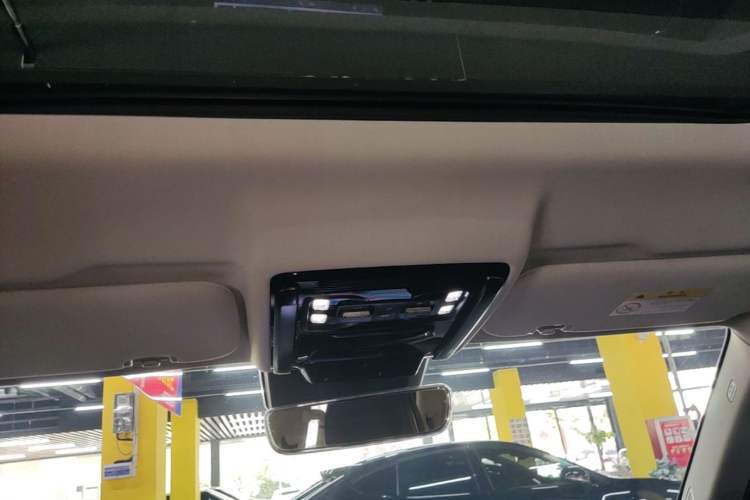 Used Formula Leopard 5 2023 Navigator Edition Headliner