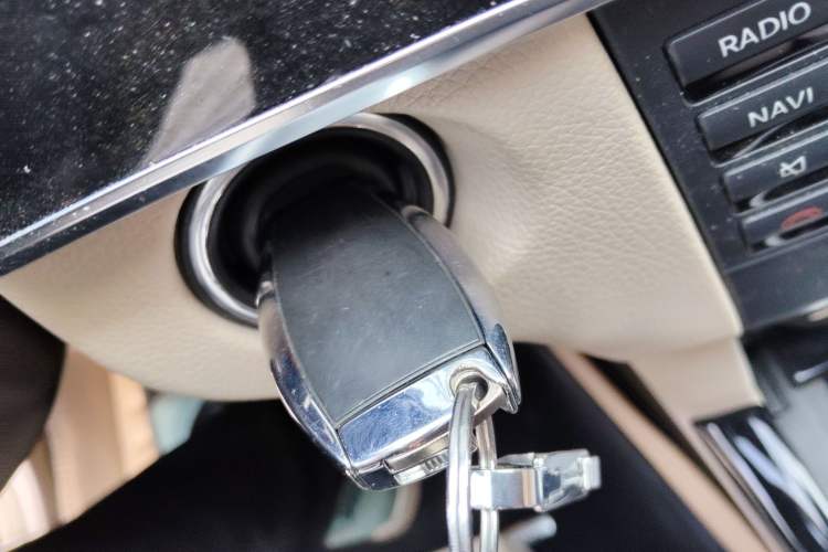 Used Mercedes-Benz E-Class 2014 Restyled E 300 L Sport Edition Vehicle Key