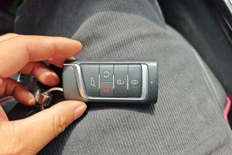 Used GAC Trumpchi GS4 2022 270T Automatic Smart Drive Navigation Edition Vehicle Key