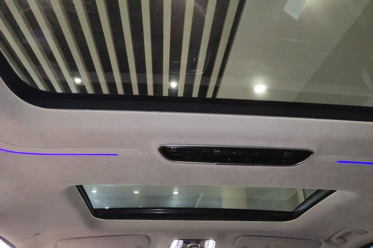 Used Buick Century 2023 2.0T Six-Seater Yinshi Edition
