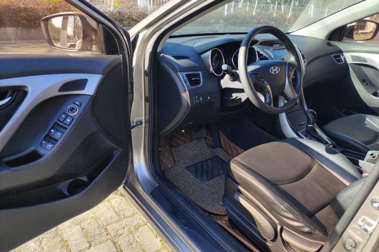 Used Hyundai Elantra (5th Generation / Langdong) 2016 1.6L Automatic Prestige Model
