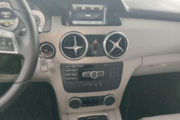Used Mercedes-Benz GLK-Class 2014 GLK 200 Standard Model Audio And AC Panel