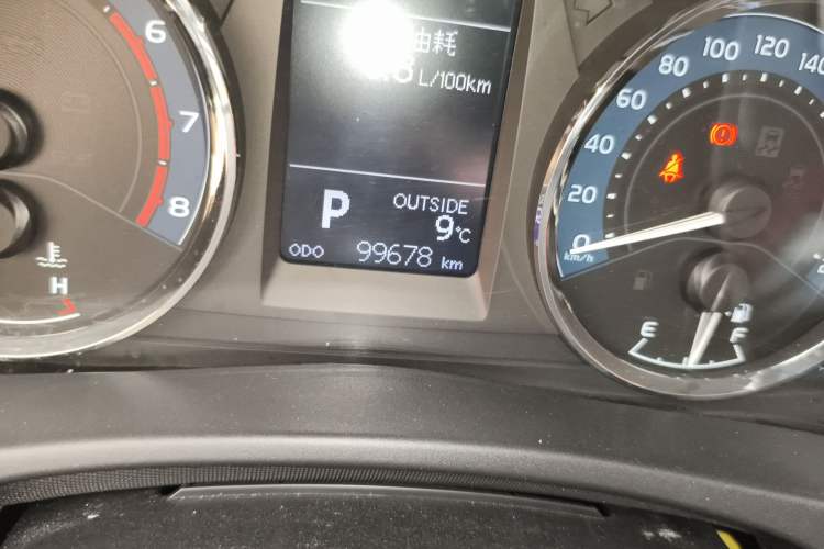 Used Toyota Corolla 2017 Revised Version 1.2T S-CVT GL-i Odometer Close Up