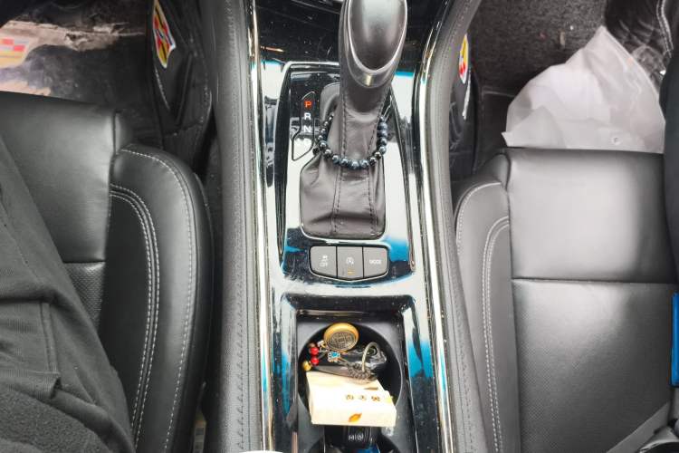 Used Cadillac ATS-L 2017 28T Fashion Edition Gear Lever