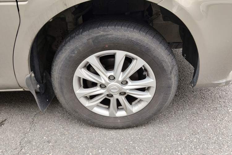 Used FORTHING Lingzhi 2020 M5L 1.6L Luxury 7-Seater
