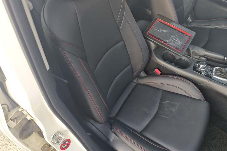 Used Mazda Mazda 3 Axela 2014 Sedan 1.5L Automatic Luxury Model