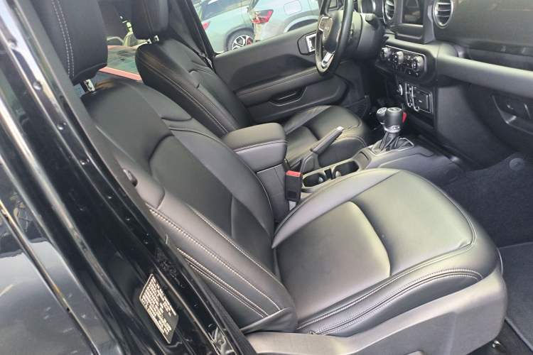 Used Jeep Wrangler 2020 2.0T automatic four-door parallel imported vehicle
