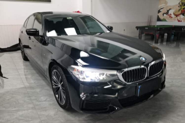 Used BMW 5 Series 2019 Facelifted 530Li Leading Edition M Sport Package Front Right 45 Deg