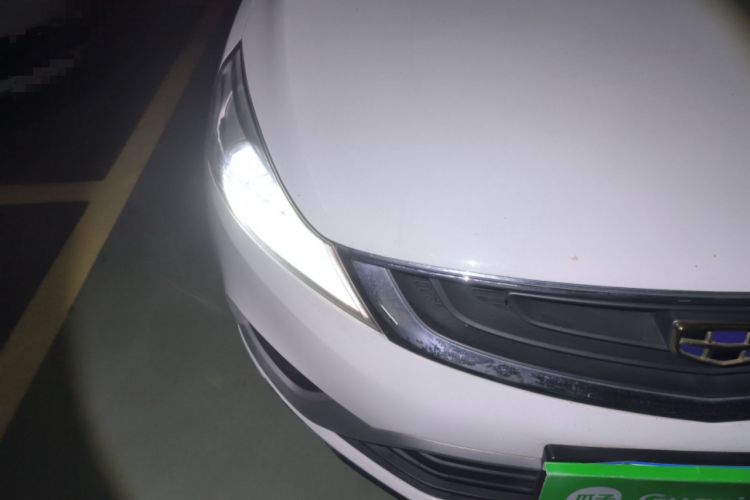 Used Geely Auto Emgrand GS 2016 Elegant Edition 1.8L Manual LingShang Model Right Front Headlight