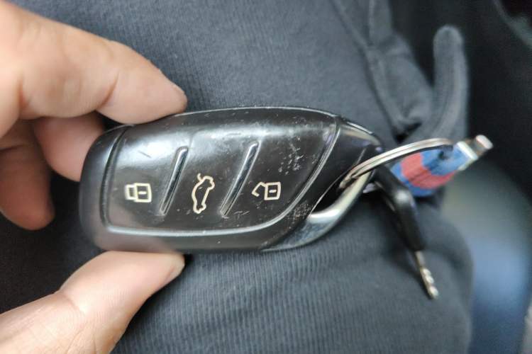 Used Roewe i5 2020 1.5L Automatic 4G Connect Luxury Flagship Edition Vehicle Key