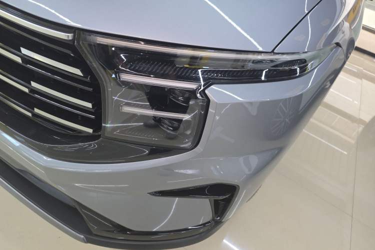 Used Ford Edge 2025 Escape L 2.0T EcoBoost Two-Wheel Drive 7-Seater Luxury Model
